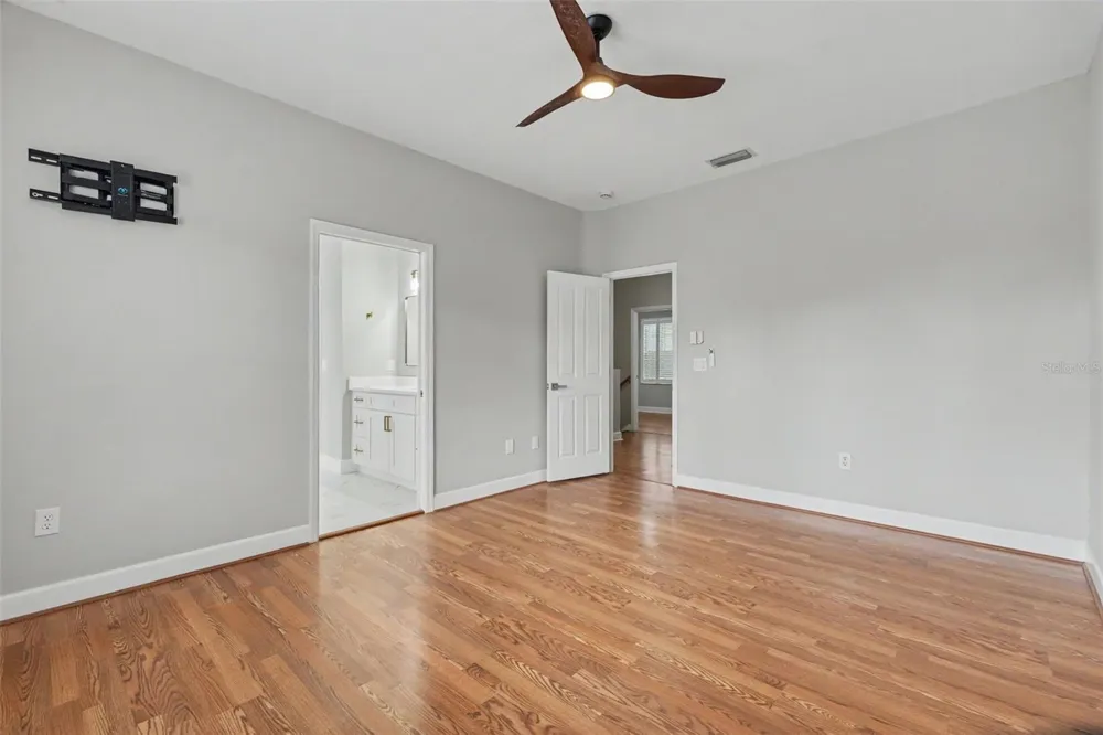 10111 HAYFIELD WAY Tampa, FL 33626