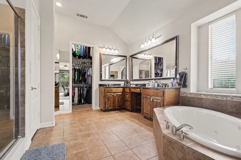 393 Bayhill Drive Sunnyvale, TX 75182
