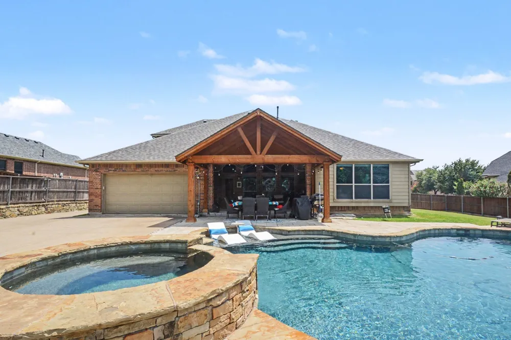 393 Bayhill Drive Sunnyvale, TX 75182