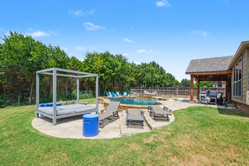 393 Bayhill Drive Sunnyvale, TX 75182