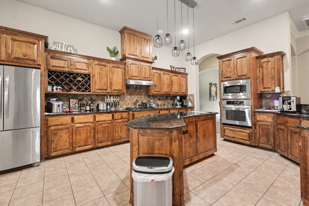 393 Bayhill Drive Sunnyvale, TX 75182