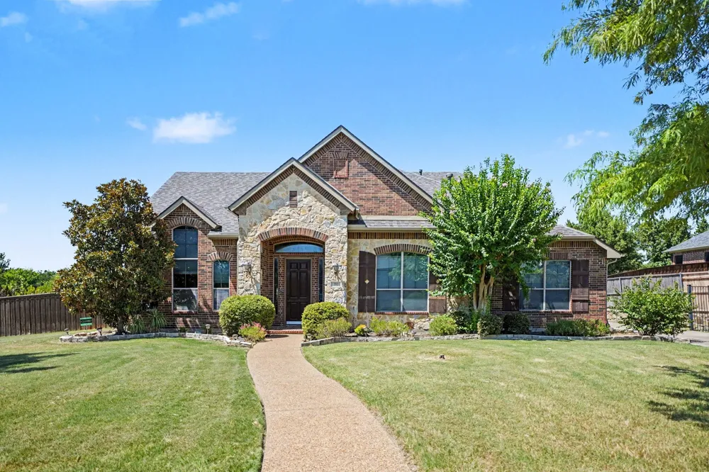 393 Bayhill Drive Sunnyvale, TX 75182
