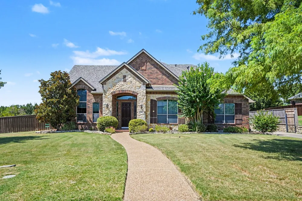 393 Bayhill Drive Sunnyvale, TX 75182