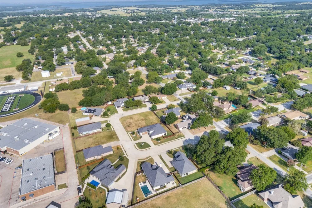 551 Chandler Court Pilot Point, TX 76258