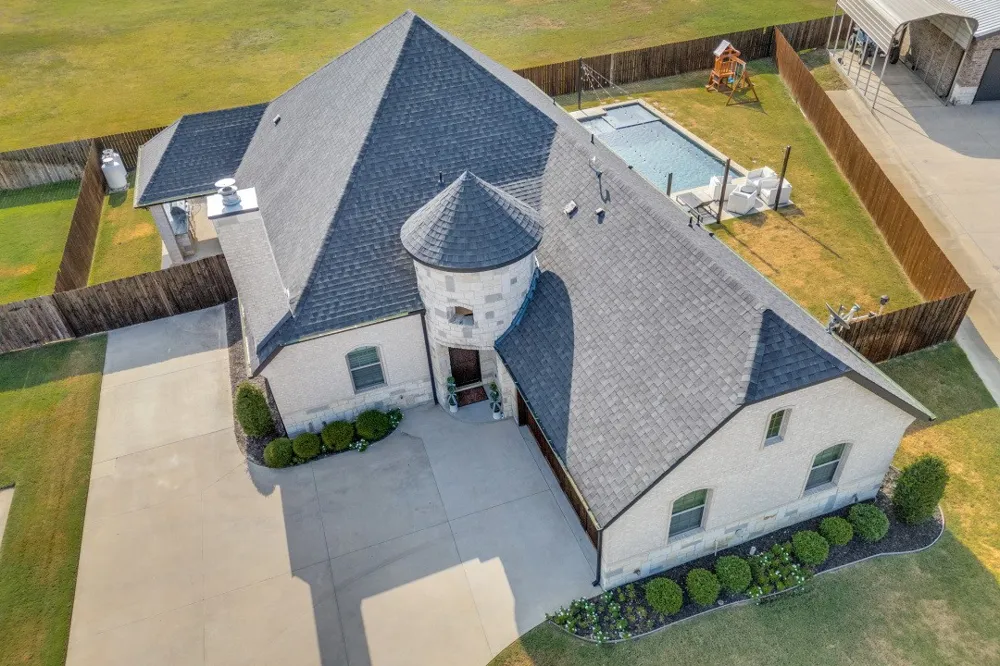 551 Chandler Court Pilot Point, TX 76258