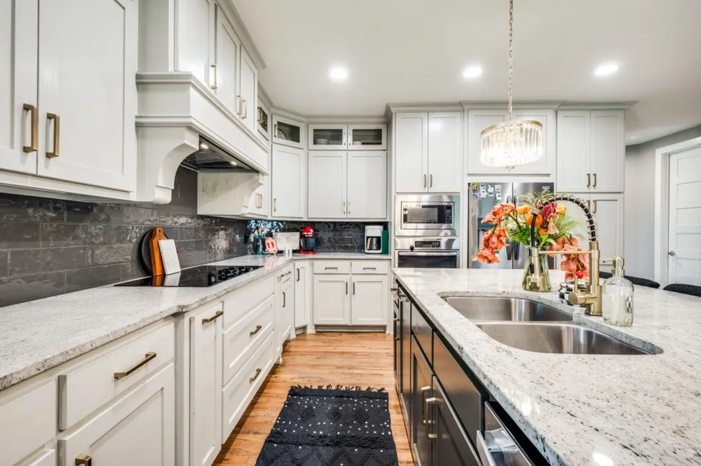 551 Chandler Court Pilot Point, TX 76258