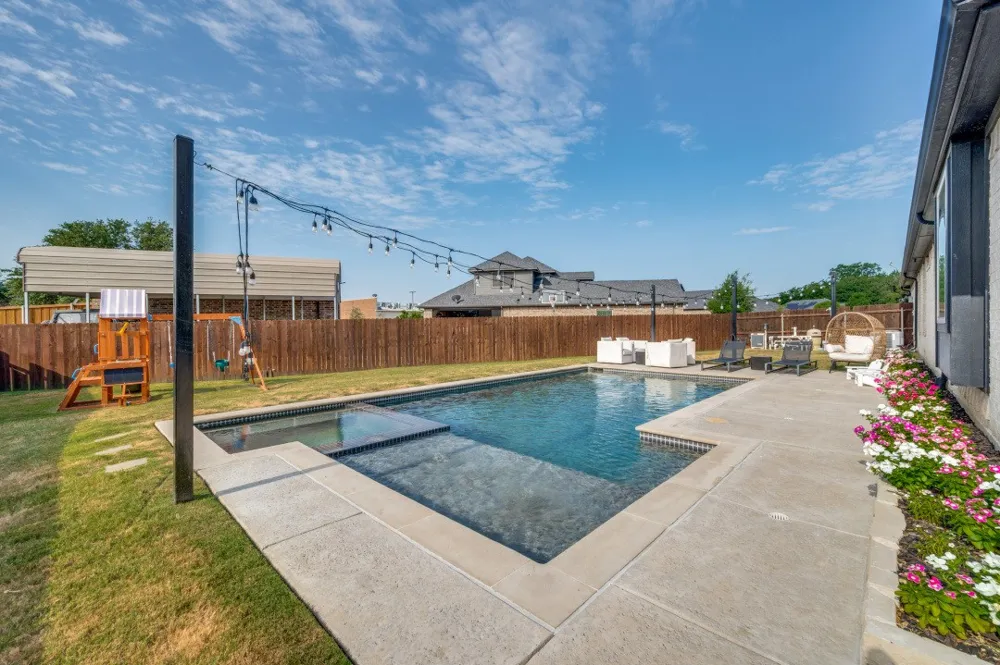 551 Chandler Court Pilot Point, TX 76258