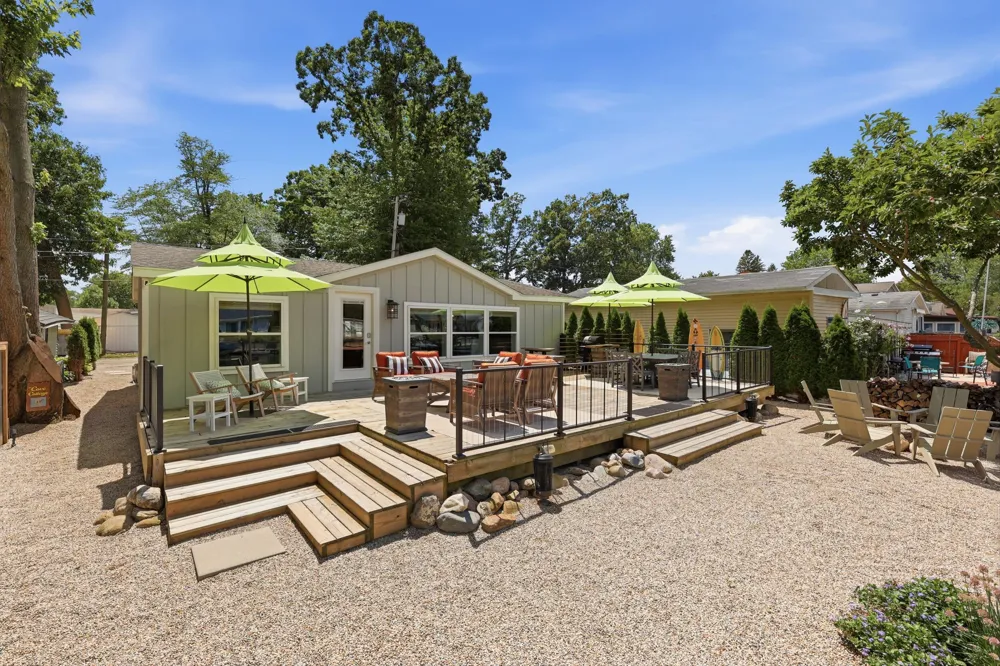 12932 Hazel Drive Wayland, MI 49348