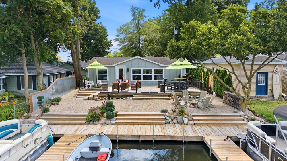12932 Hazel Drive Wayland, MI 49348