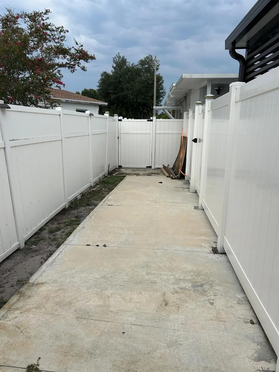 6503 DOVEWOOD PLACE Tampa, FL 33634