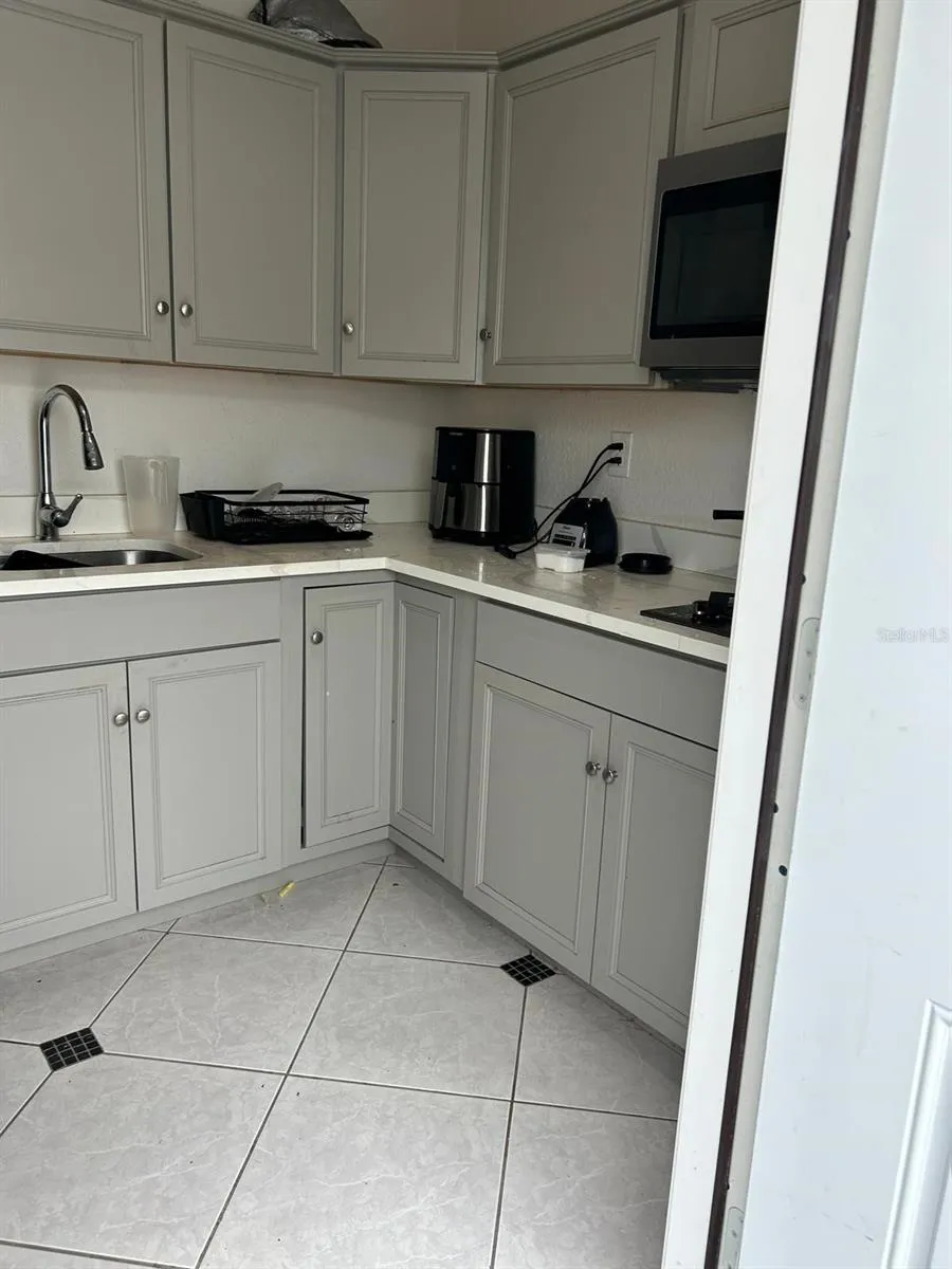6503 DOVEWOOD PLACE Tampa, FL 33634
