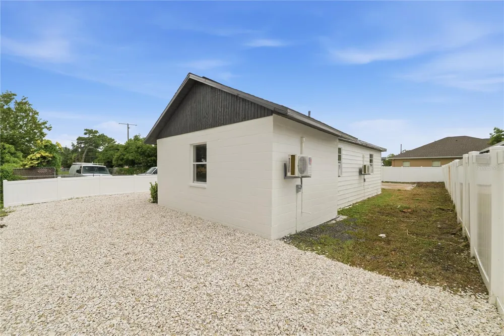 3923 W FLORA STREET Tampa, FL 33614