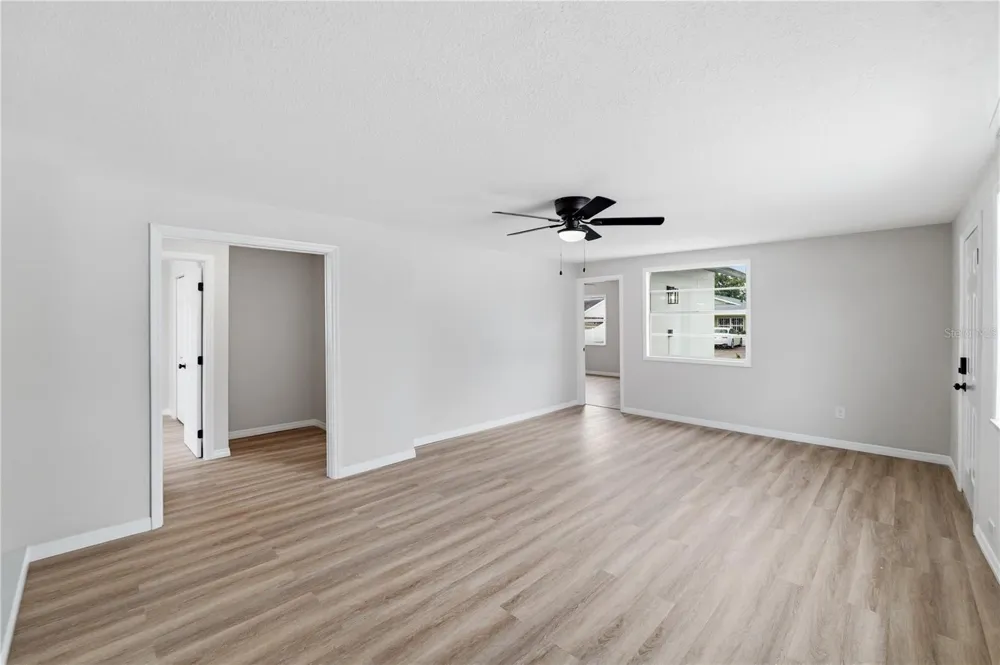 3923 W FLORA STREET Tampa, FL 33614