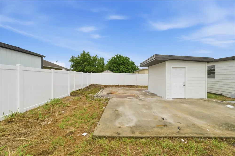 3923 W FLORA STREET Tampa, FL 33614