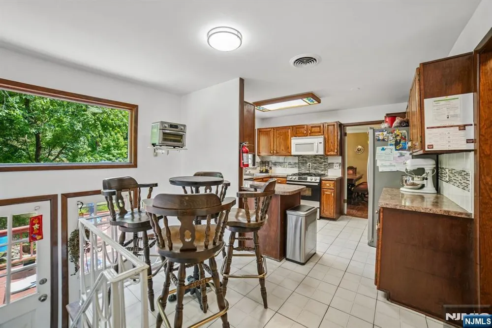 249 Knickerbocker Road Englewood, NJ 07631