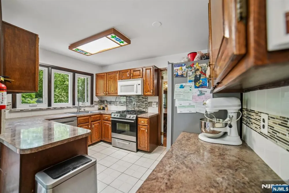 249 Knickerbocker Road Englewood, NJ 07631