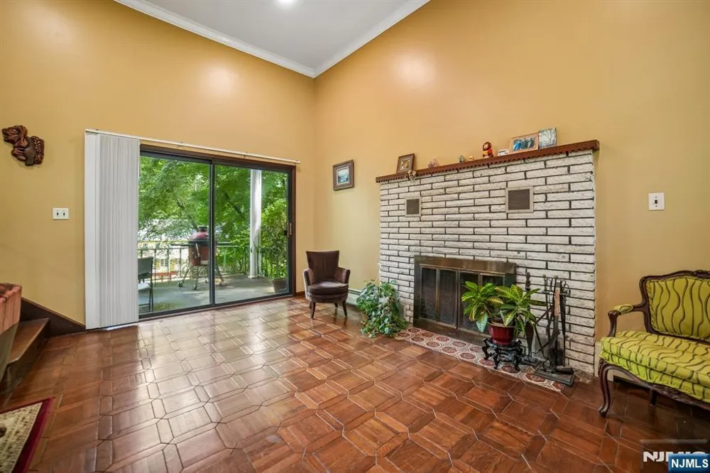 249 Knickerbocker Road Englewood, NJ 07631