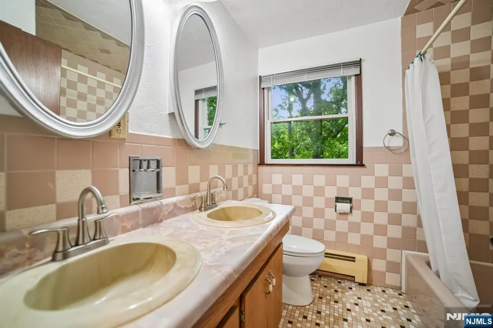 249 Knickerbocker Road Englewood, NJ 07631