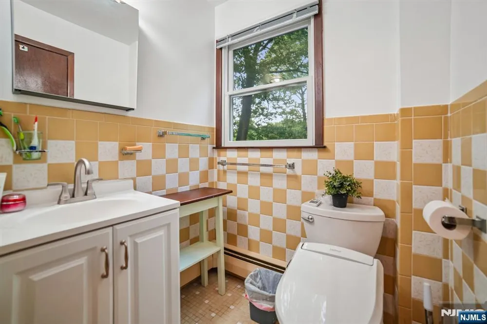 249 Knickerbocker Road Englewood, NJ 07631