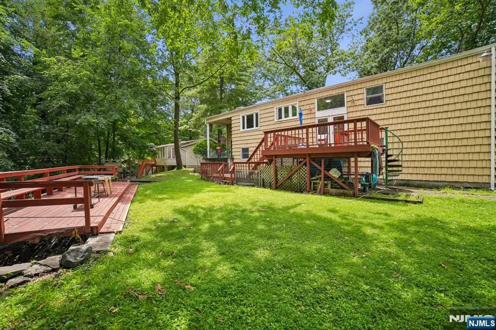 249 Knickerbocker Road Englewood, NJ 07631
