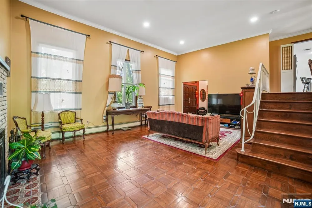 249 Knickerbocker Road Englewood, NJ 07631