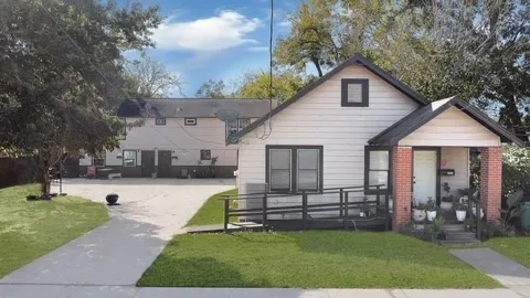 605 E Hunnicutt Street #C