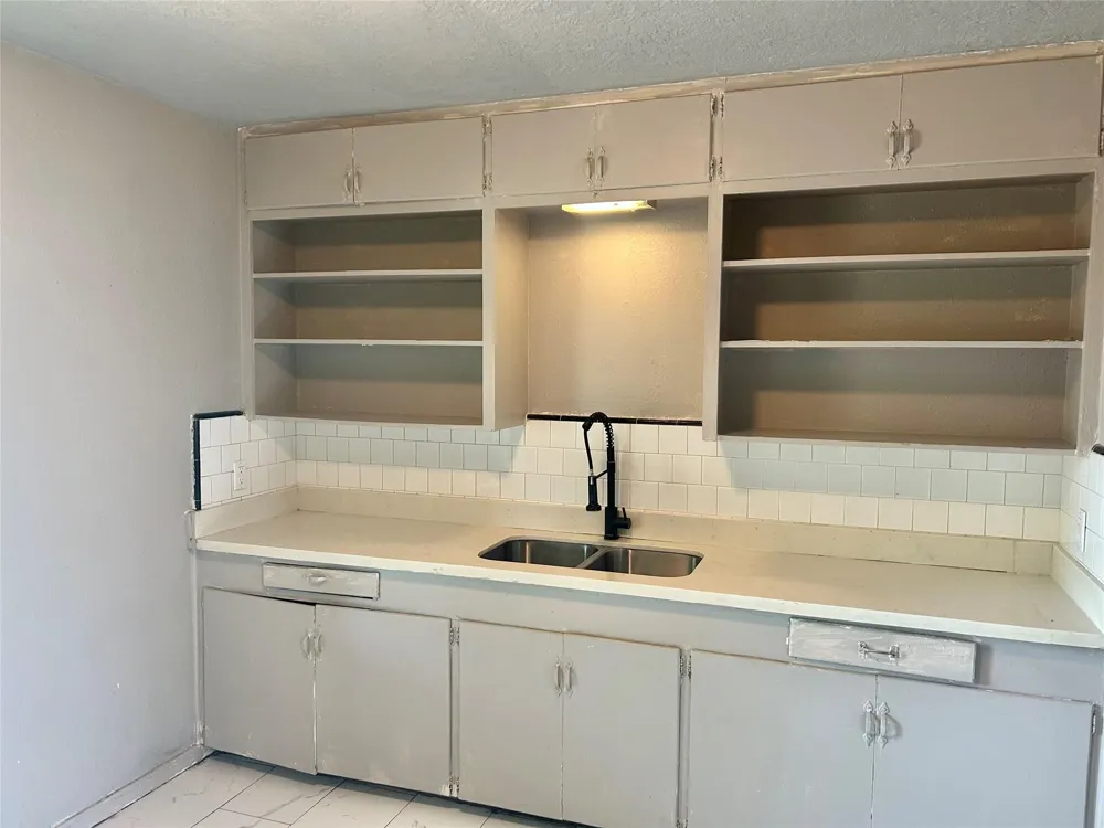 605 E Hunnicutt Street #C Baytown, TX 77520