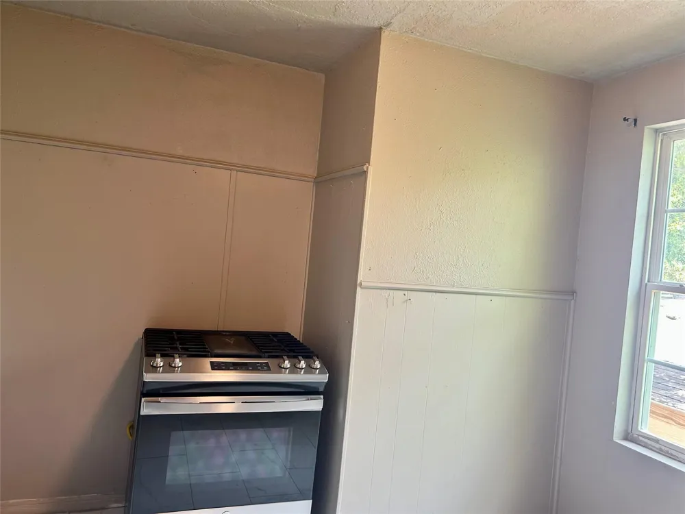 605 E Hunnicutt Street #C Baytown, TX 77520