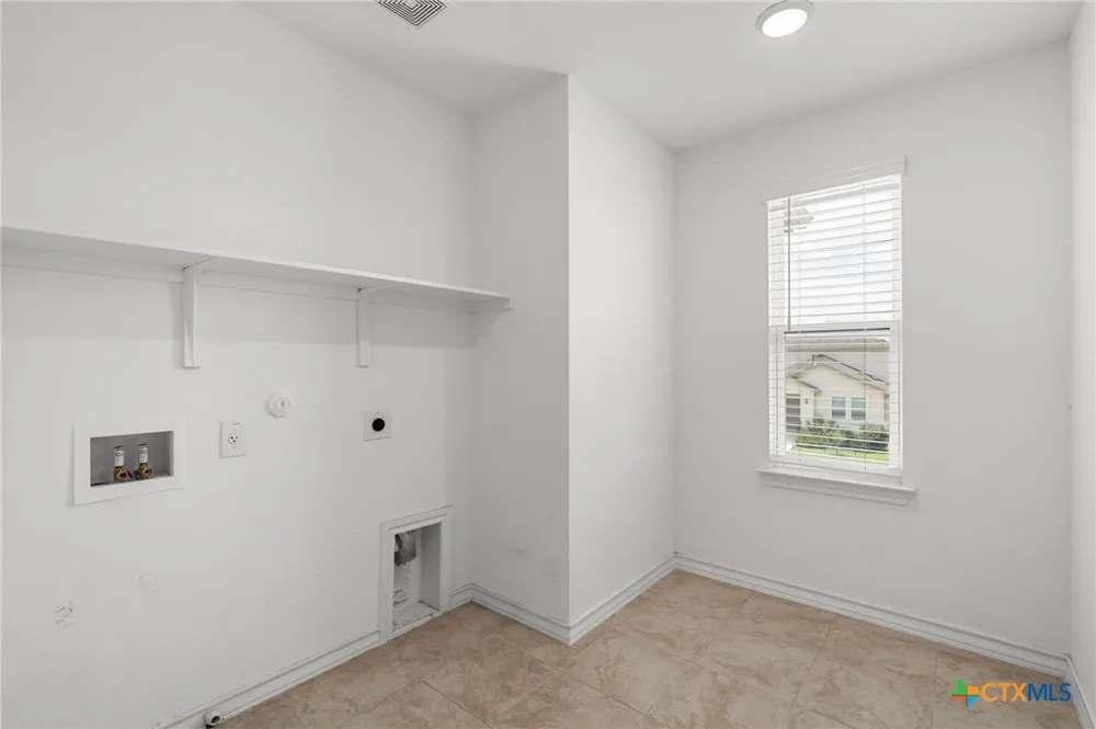 223 Flowers Avenue Hutto, TX 78634