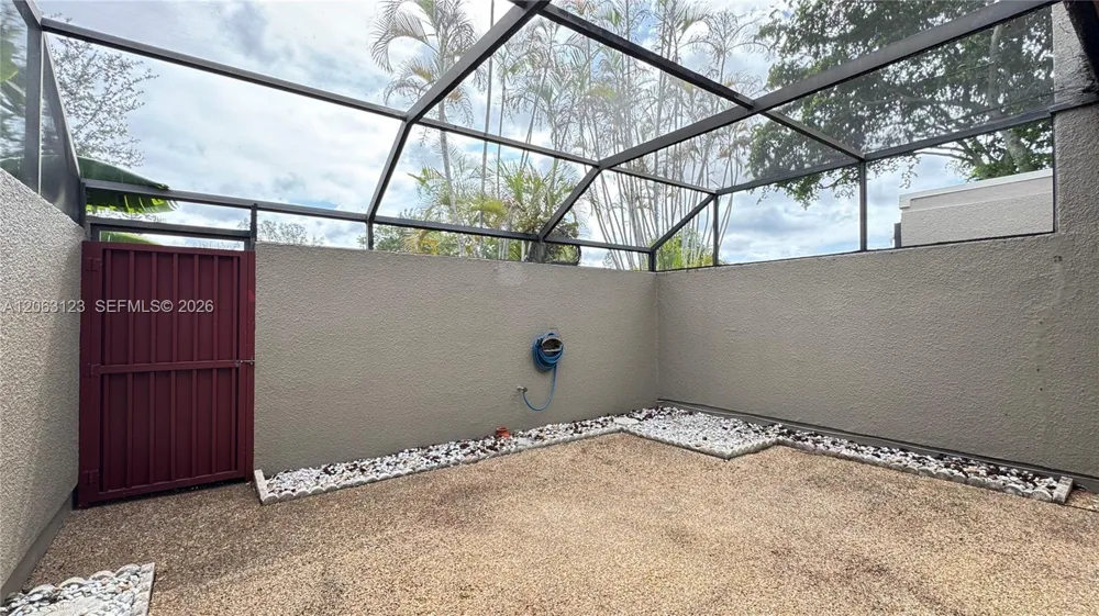 1151 Windward Dr #1151 Pembroke Pines, FL 33026