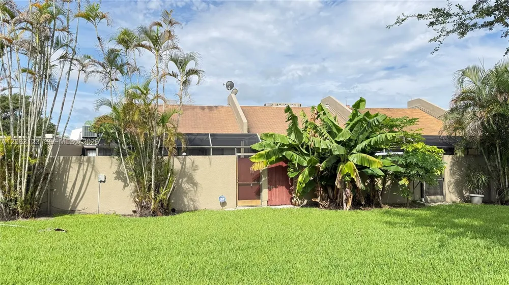1151 Windward Dr #1151 Pembroke Pines, FL 33026