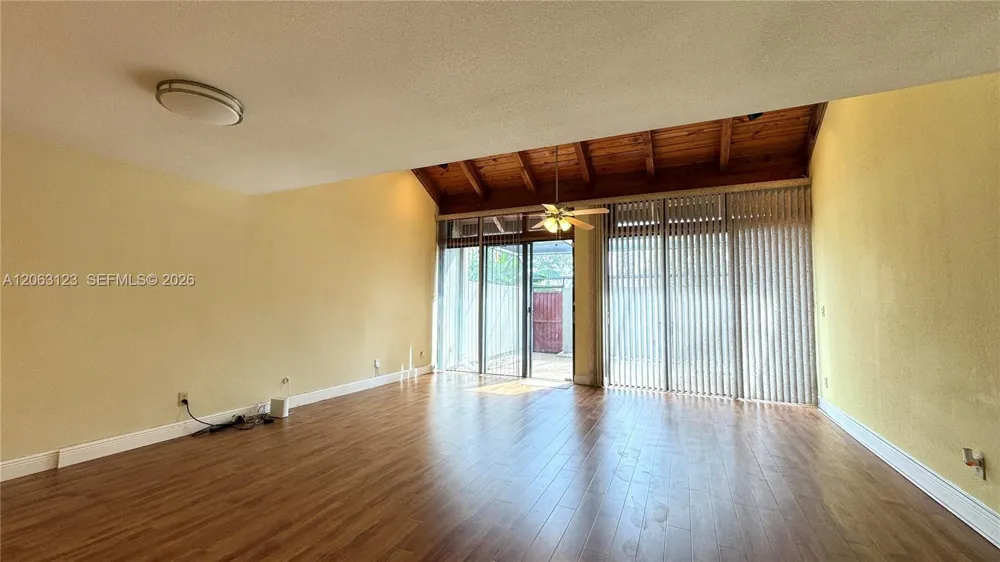 1151 Windward Dr #1151 Pembroke Pines, FL 33026