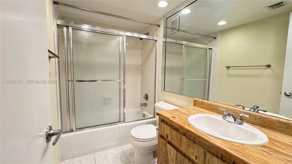 1151 Windward Dr #1151 Pembroke Pines, FL 33026