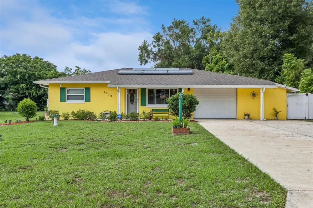 6832 OSWEGO DRIVE Mount Dora, FL 32757
