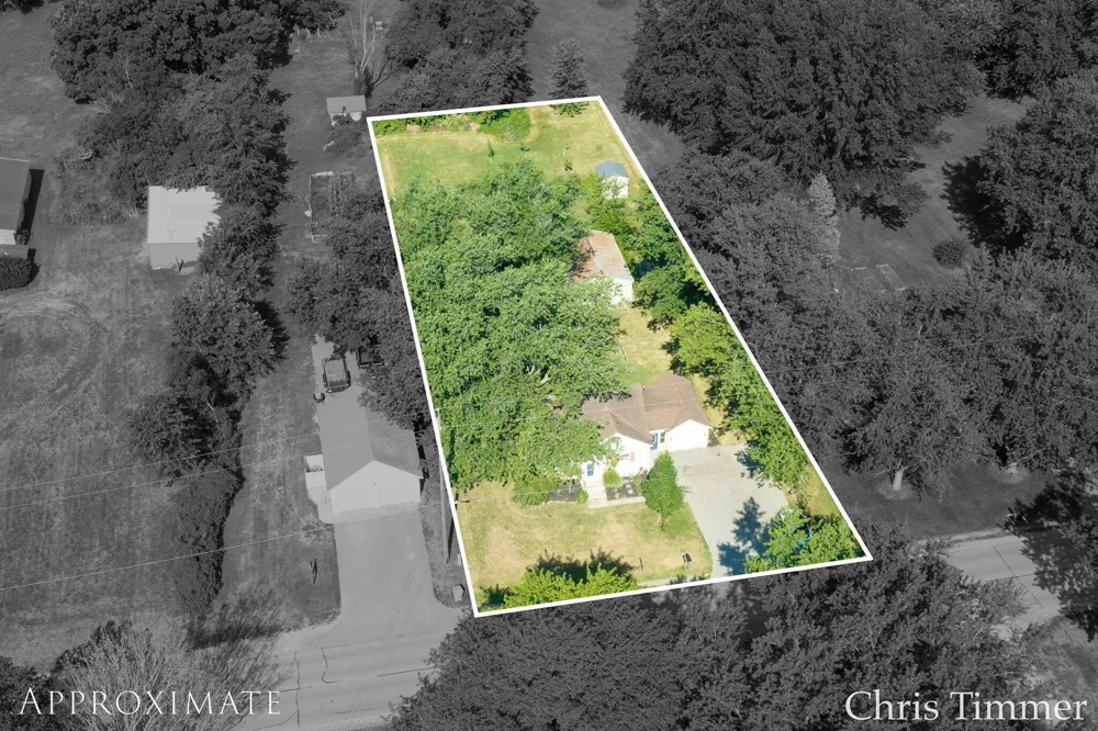 605 64th Avenue Zeeland, MI 49464
