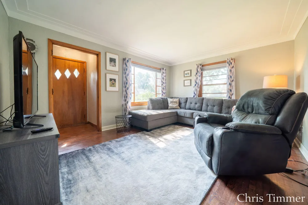 605 64th Avenue Zeeland, MI 49464