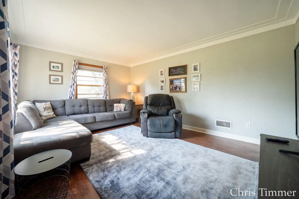 605 64th Avenue Zeeland, MI 49464