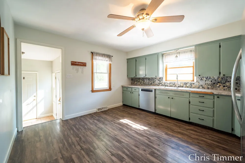 605 64th Avenue Zeeland, MI 49464