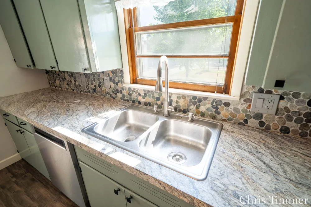 605 64th Avenue Zeeland, MI 49464