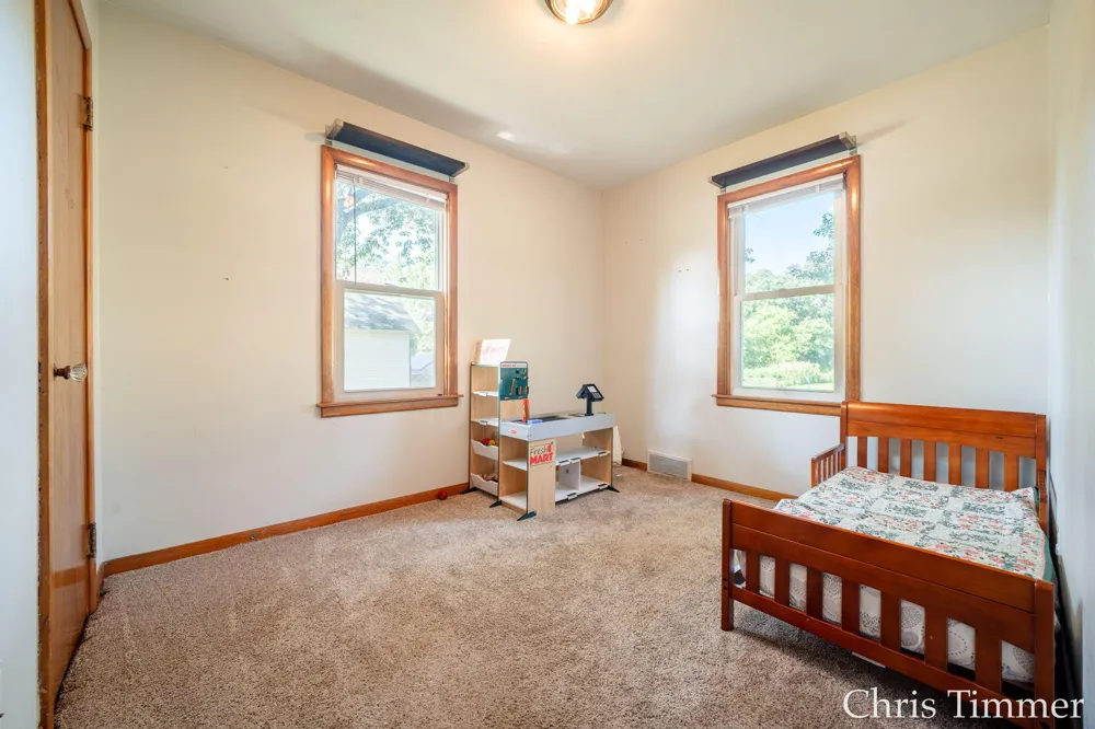 605 64th Avenue Zeeland, MI 49464