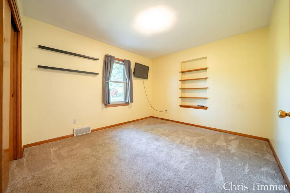 605 64th Avenue Zeeland, MI 49464