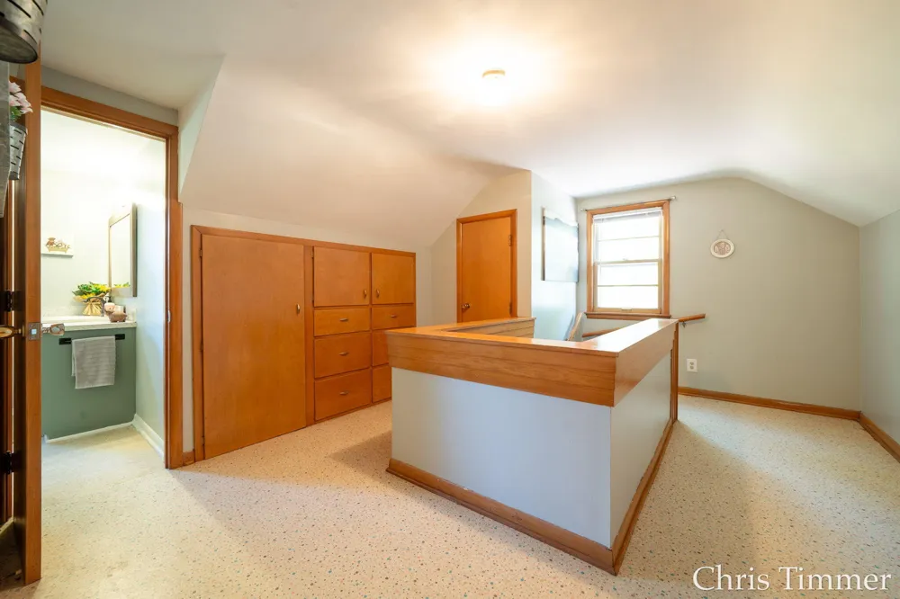605 64th Avenue Zeeland, MI 49464