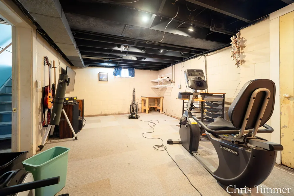 605 64th Avenue Zeeland, MI 49464