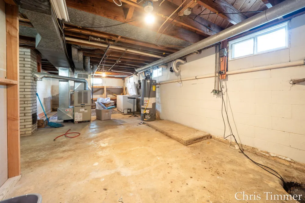 605 64th Avenue Zeeland, MI 49464