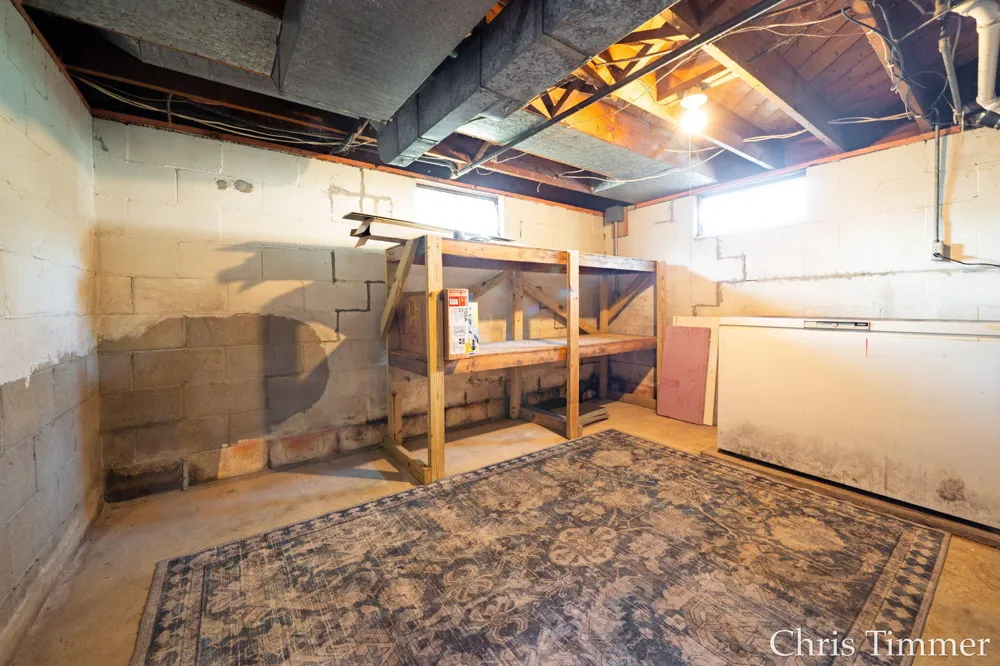 605 64th Avenue Zeeland, MI 49464