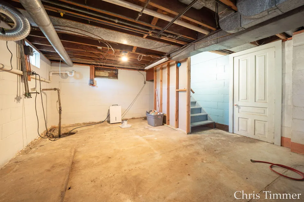 605 64th Avenue Zeeland, MI 49464