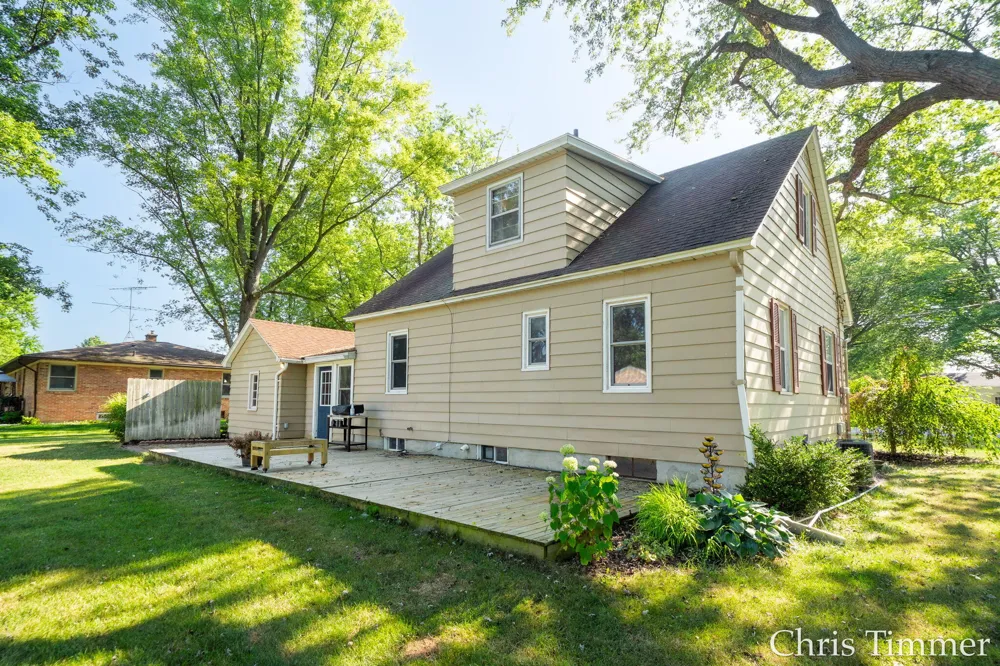 605 64th Avenue Zeeland, MI 49464
