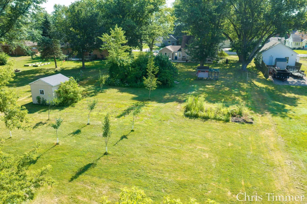 605 64th Avenue Zeeland, MI 49464