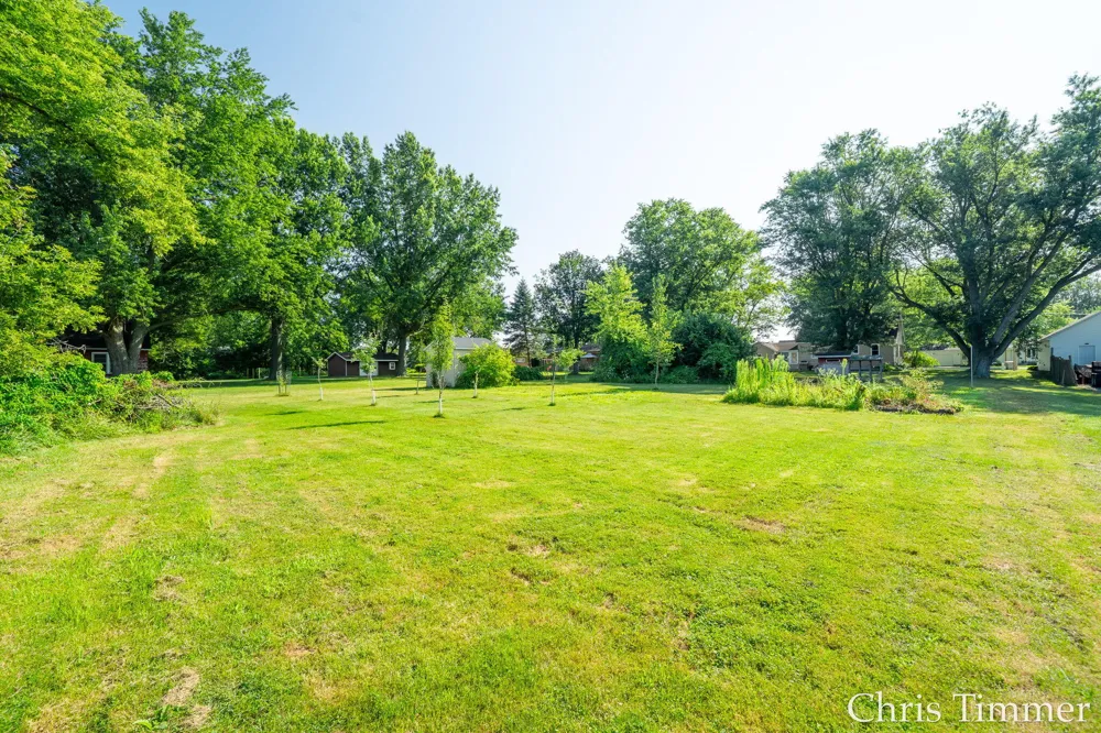 605 64th Avenue Zeeland, MI 49464