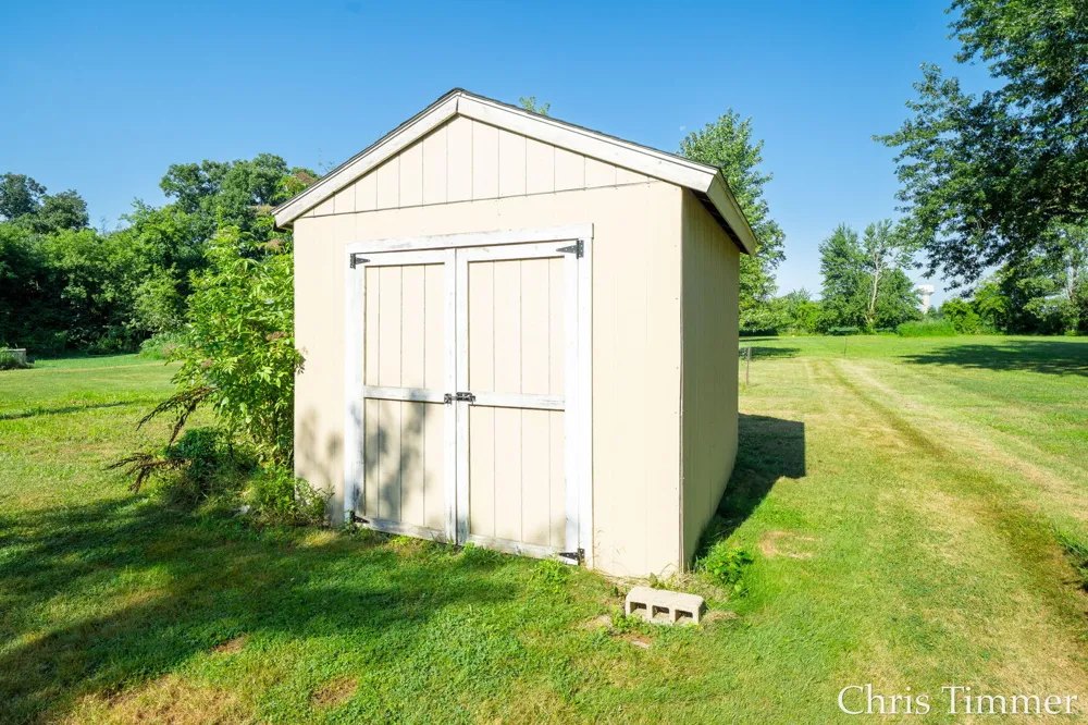 605 64th Avenue Zeeland, MI 49464